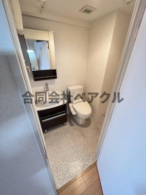 【洗面所】 | プレサンスNEO京都烏丸 | ゆったりとスペースのある洗面所