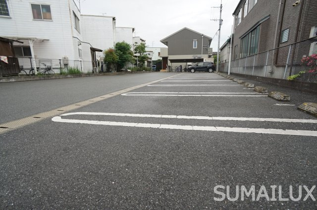 熊本市南区近見８丁目のアパートの駐車場