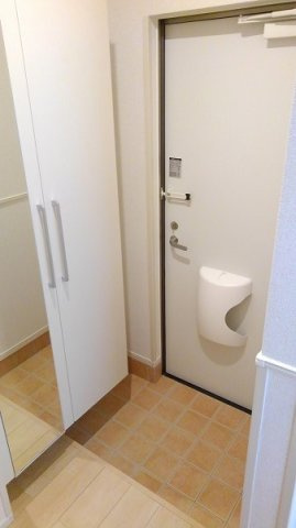 アンプルールの玄関