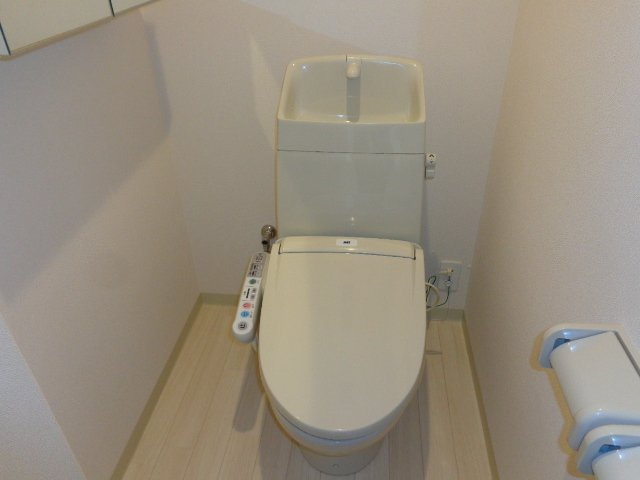 クローバーツインズのトイレ|シャワー付トイレ