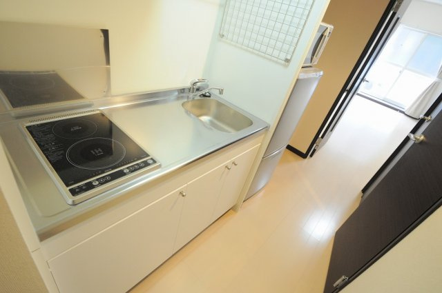 レオネクスト冨貴ヶ丘Ⅱのキッチン|2口コンロ　ワイドタイプのキッチンです