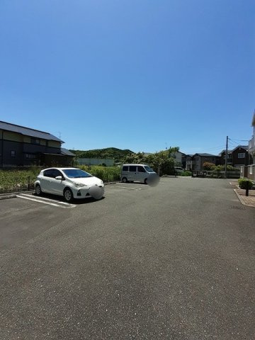 リーオ・ピーノの駐車場