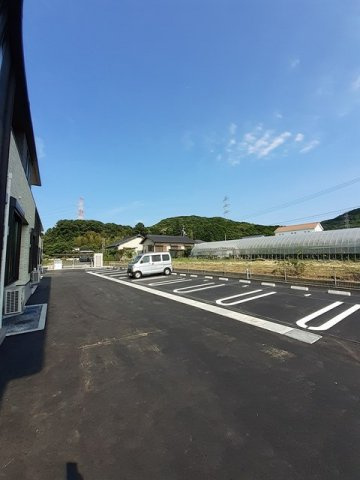 ウィルⅠの駐車場
