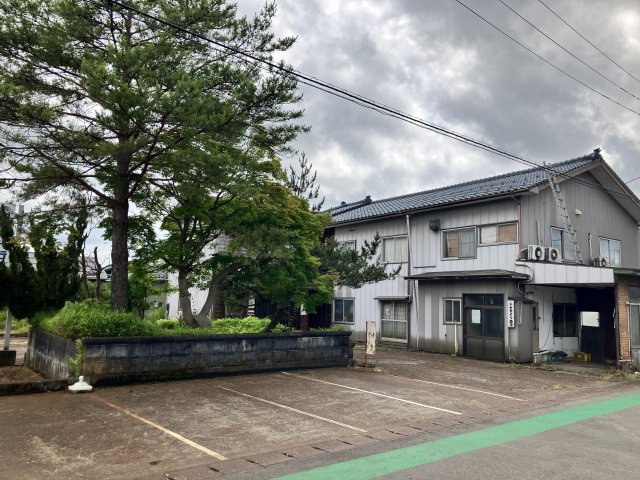 新潟県見附市熱田町313-1他10筆　土地建物（未登記物件有）※商談中