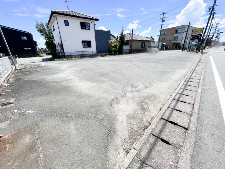 みなとビルの駐車場