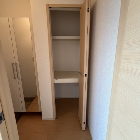 メゾン・ド・マリンⅠの収納|こまごまとしたものを収納できそうですね