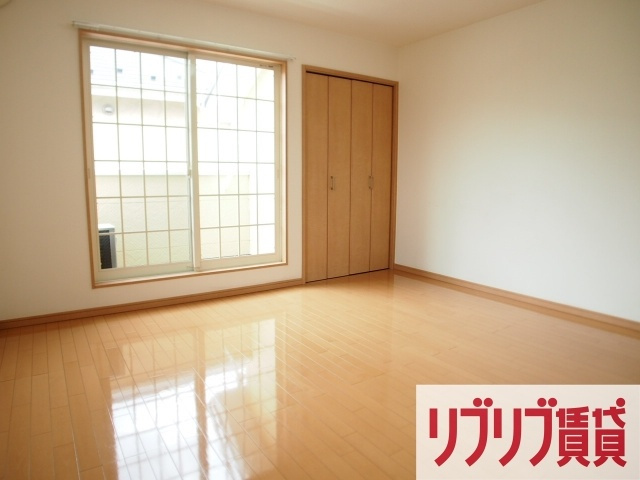 アネックスガーデン本千葉の居間・リビング