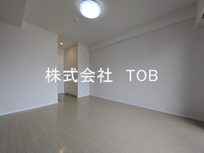 【居間・リビング】 | ドゥーエつつじヶ丘 | 洋室8帖