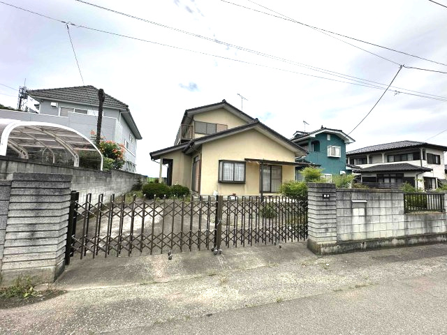 藤岡市白石　中古750の前面道路含む現地写真