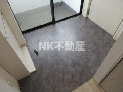 【玄関】 | Casa下小阪（河内小阪賃貸） | 明るい玄関です