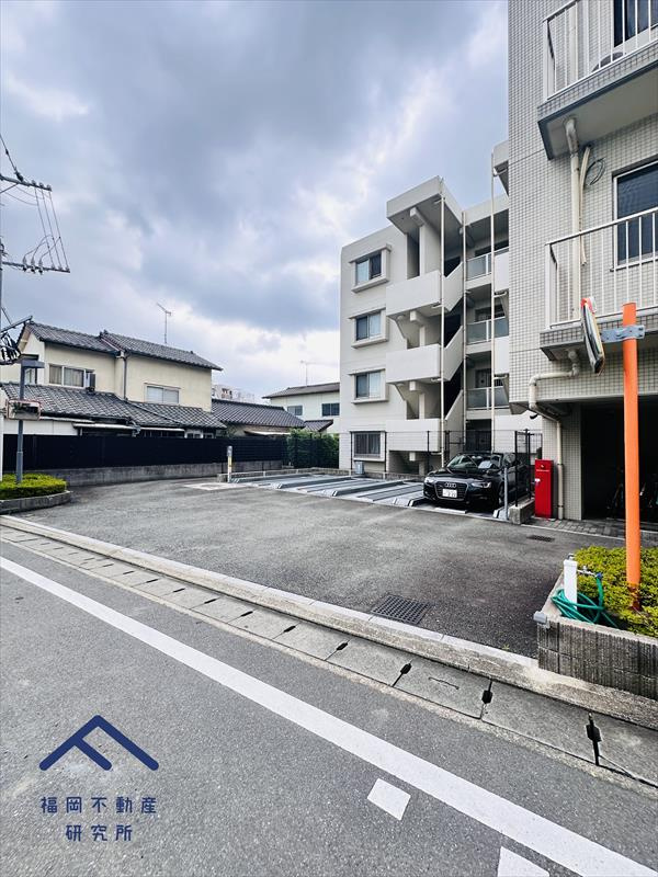 Ｂｒｉｌｌｉａ高宮の駐車場