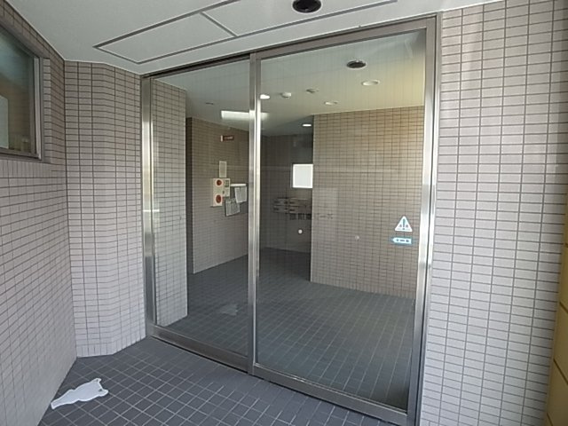 オーブ東須磨 のエントランス