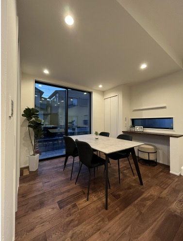 朝倉本町　5号地　中古戸建の居間・リビング|ＬＤＫ　18.5帖