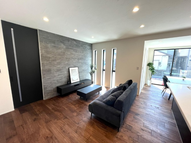 朝倉本町　5号地　中古戸建の居間・リビング|ＬＤＫ　18.5帖