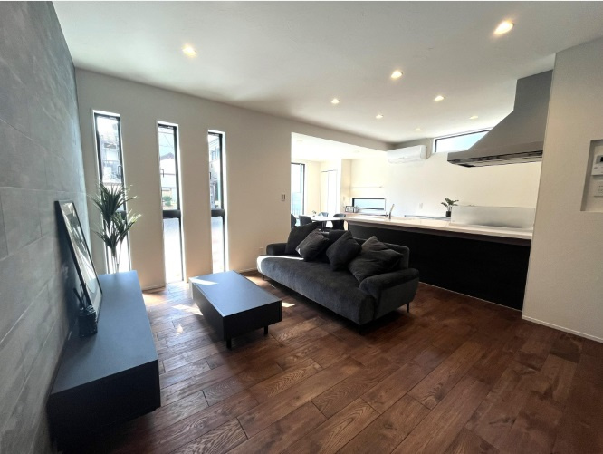 朝倉本町　5号地　中古戸建の居間・リビング|ＬＤＫ　18.5帖