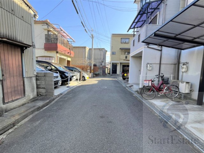 【前面道路含む現地写真】 | 東大阪市近江堂3丁目戸建