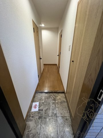 ライフ北梅田の玄関