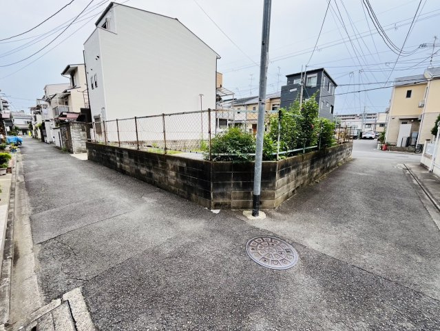 梅小路石橋町　1号地　プラン打ちの前面道路含む現地写真|三方角地なので通風良好です！
梅小路公園まで徒歩圏内♪週末には家族でお出かけでも！周辺施設も充実した環境です！