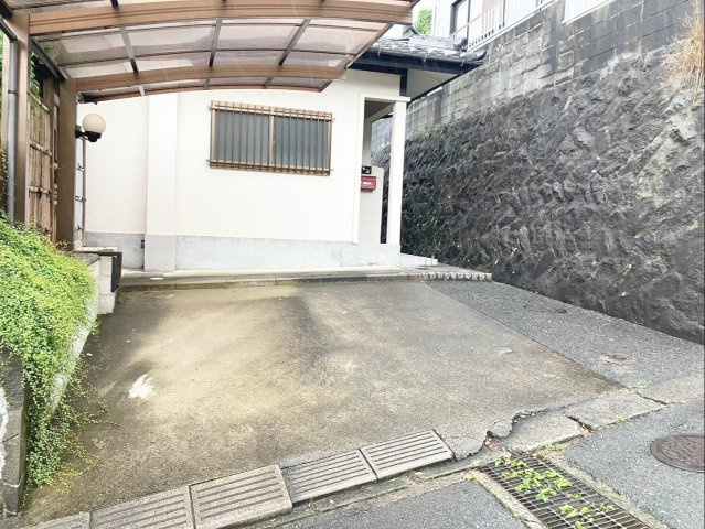 福岡市東区和白丘２丁目戸建の駐車場|駐車場並列2台可能！