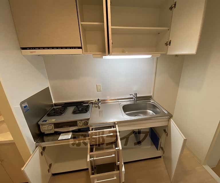 御所南１００のキッチン|収納力有るキッチンです