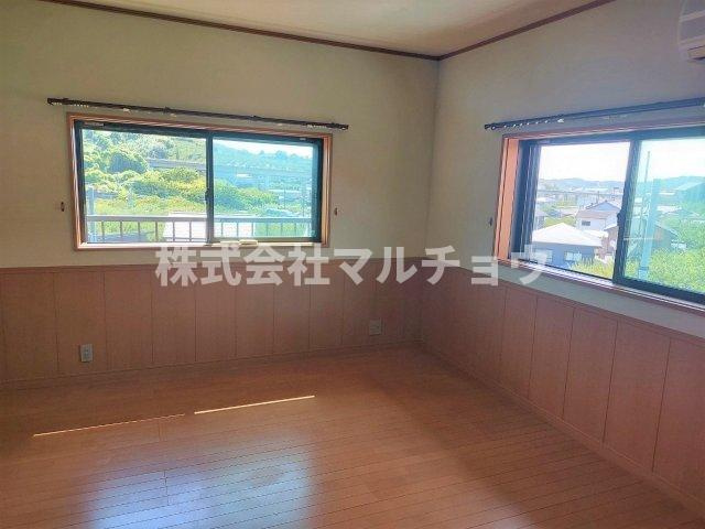 みなべ町2棟戸建ての洋室|使い勝手のいい洋室です