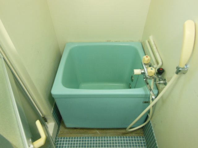 シャトー若草の浴室