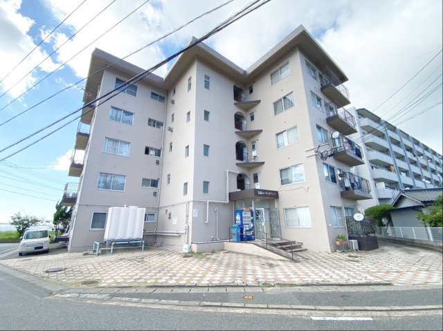 名島シーサイドヴィラの外観|鉄筋コンクリート造5階建ての中古マンションです！