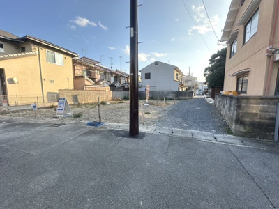 【前面道路含む現地写真】 | 上賀茂向梅町　売土地（建築条件無） | 北側前面道路に電柱、支線ありますが移設等相談可能です♪