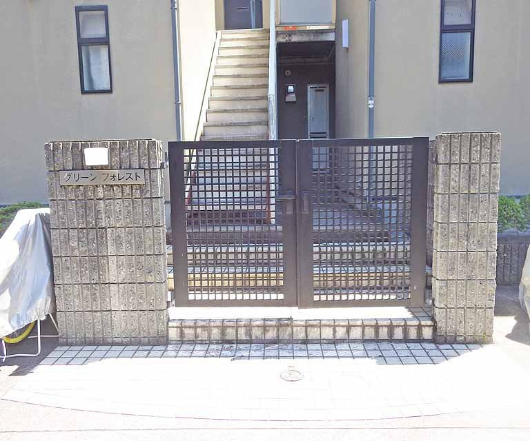 グリーンフォレストのその他|建物入口です