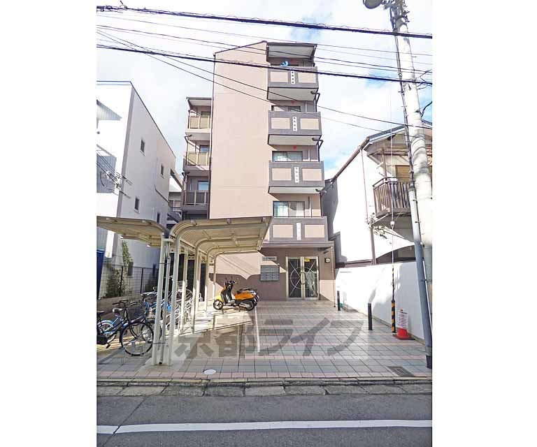 西陣の中の外観