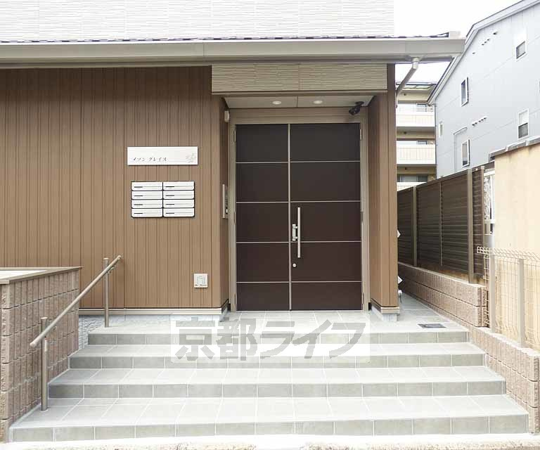 メゾングレイスのエントランス