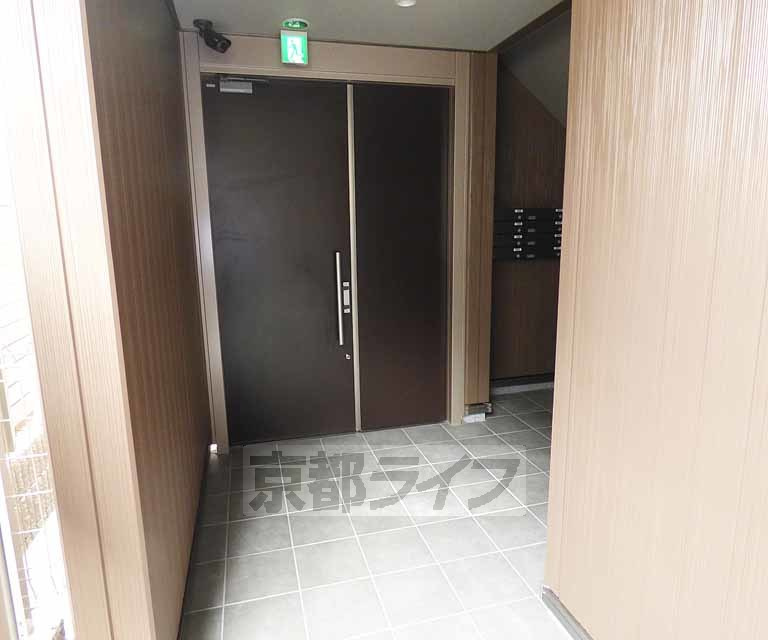 メゾングレイスの玄関