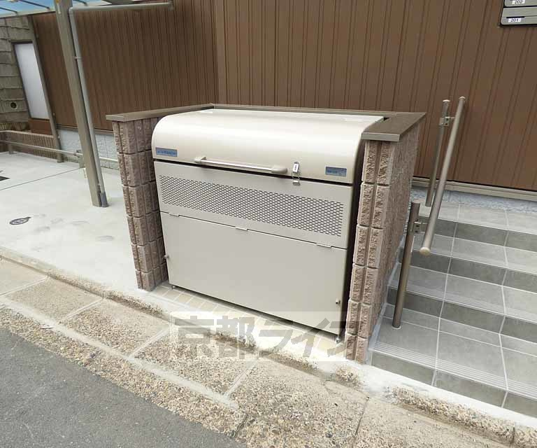 メゾングレイスのその他共用部分|ゴミも敷地内に出せます