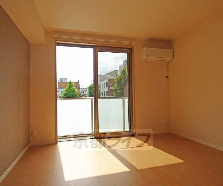 メゾングレイスの居間・リビング