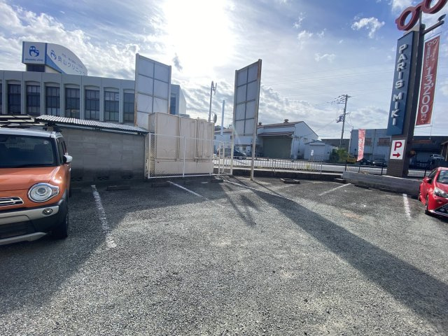 クレアトゥールOTSUKAの駐車場