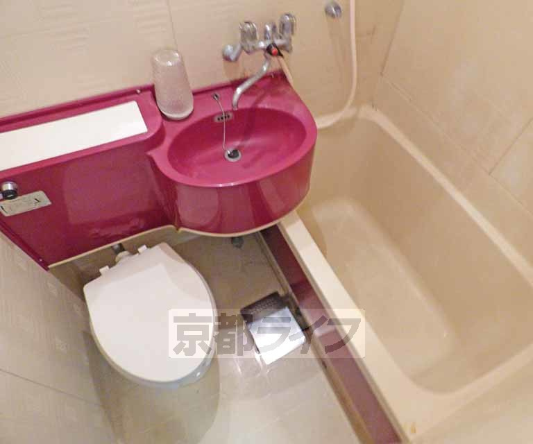 グランパレの浴室|レトロカラーのユニットバスです。