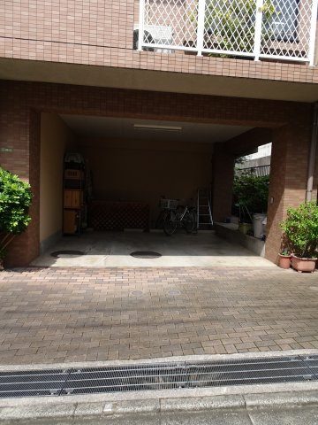 グリーンヒルズ泰明のエントランス