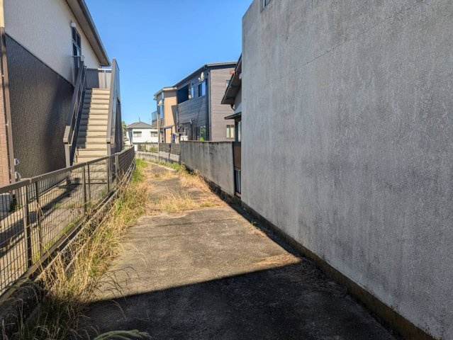 伊予市米湊戸建　1390万の前面道路含む現地写真
