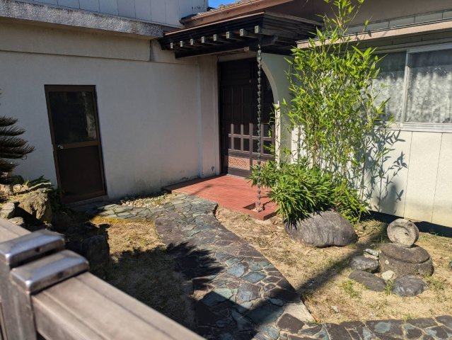 伊予市米湊戸建　1390万の庭