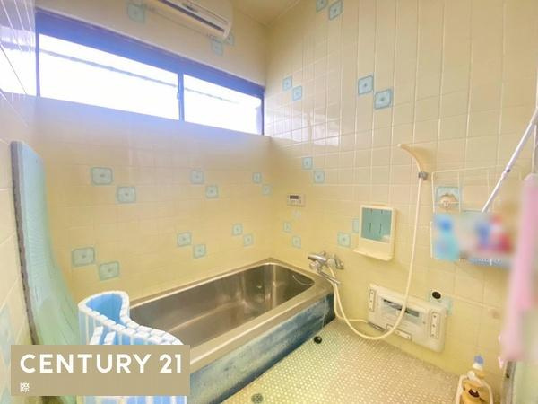 和歌山市東小二里町の中古一戸建の浴室