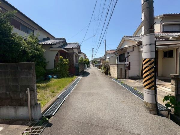 和歌山市三葛　中古戸建の前面道路含む現地写真
