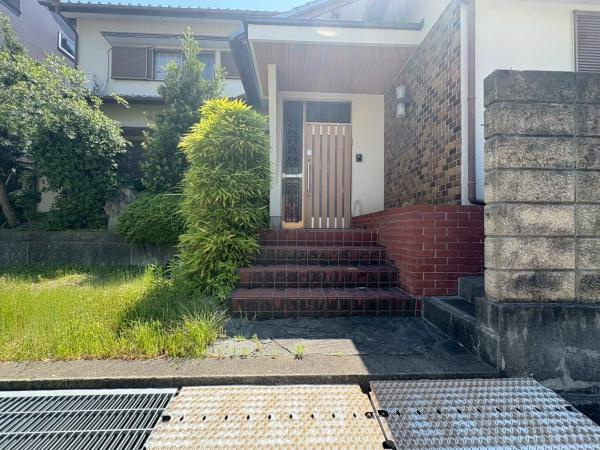 和歌山市三葛　中古戸建の玄関