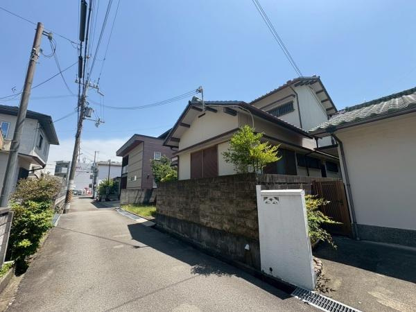和歌山市三葛　中古戸建の前面道路含む現地写真