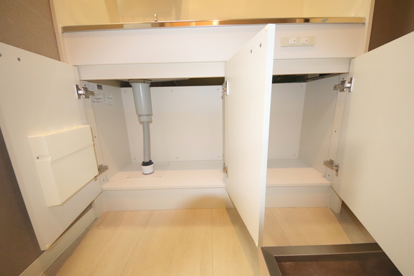 コーポ諏訪西大寺の収納