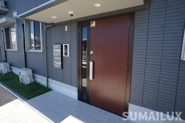 熊本市東区長嶺西２丁目のアパートのエントランス