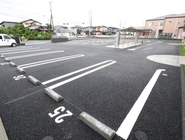 熊本市東区長嶺西２丁目のアパートの駐車場