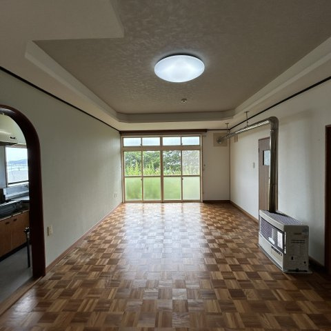 室蘭市幌萌町３４－４０戸建の居間・リビング