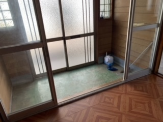 網走市台町2丁目戸建の玄関