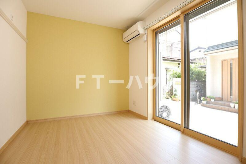 グレーシア幕張の居間・リビング