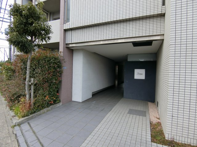 プライム青葉丘のエントランス